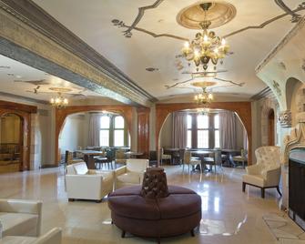 The Tudor Arms Hotel Cleveland - a DoubleTree by Hilton - Cleveland - Area lounge