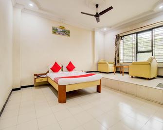 OYO Hotel Sri Jai Palace - Nashik - Habitación