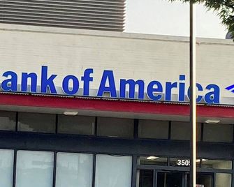 2 Br., Free Wifi & Laundry, Mondawmin Metro, Mall And Baltimore Druid Hill Park - Baltimore - Building