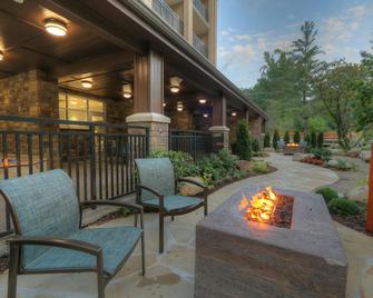 Hampton Inn Gatlinburg Historic Nature Trail - Gatlinburg - Patio