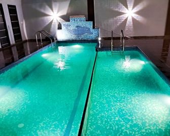 Villa Paradise- Banglore - Devanhalli - Zwembad