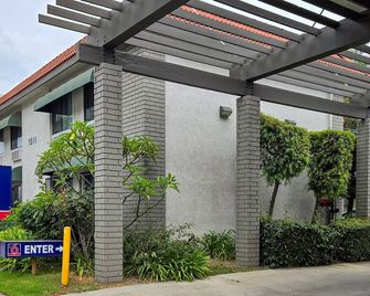 Studio 6 Suites Santa Ana. Ca - Santa Ana