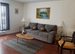 Home Away From Home - Grand Falls-Windsor - Living room