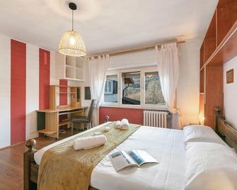 La Lanterna Swimming Pool Retreat - Happy Rentals - Gignese - Bedroom