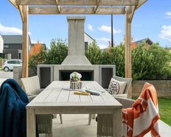 Stunning 3Bedroom Apartment Queenstown - Arrowtown - Patio