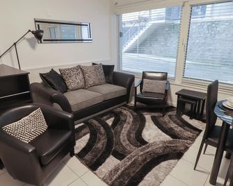 Flat 7 - Tenby - Wohnzimmer