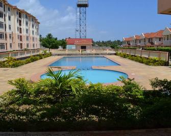 Azanza Mtwapa Holiday Home - Mtwapa - Pool