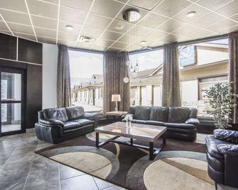 Quality Inn & Suites - High Level - Lounge