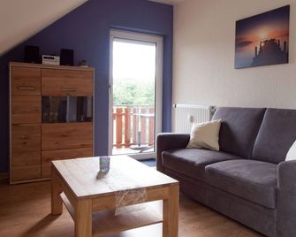 New! Comfortable Apartment With Lake View - Bad Arolsen - Living room
