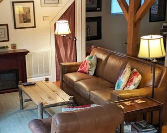 Leatherwoodhousearkansas, Leatherwoodhousearkansas - Ponca - Living room
