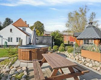Country Idyll With Wilderness Bath And Sauna - Haderslev - Patio