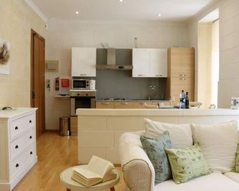 Charming Home In Republic Street - La Valletta - Cucina
