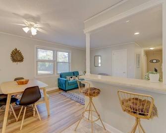 Good Vibes Ranch Pet Friendly - West Columbia - Dining room