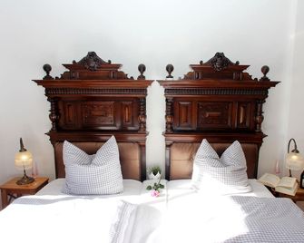 Ultra Alpes Luitpold - Böbing - Bedroom