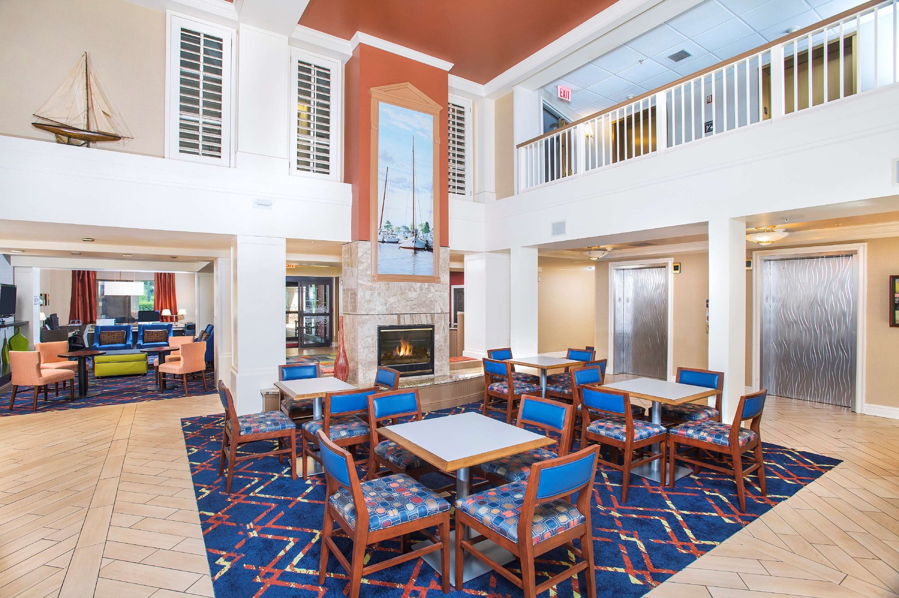 Hampton Inn & Suites Annapolis thumbnail 3