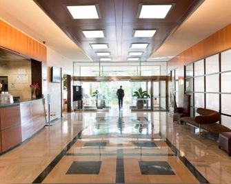 Exe Las Adelfas - Córdoba - Lobby