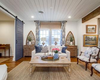 Charming Historic District Cottage Near Downtown - Conway