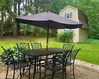 The House Hotels- E. Turkeyfoot #2 - Akron - Patio