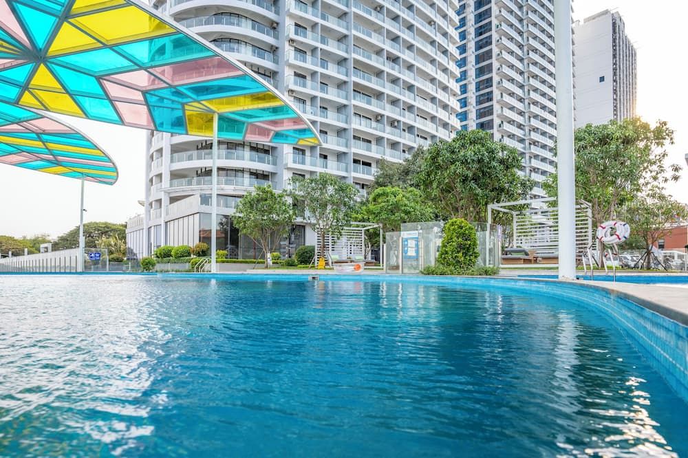 ميرتون هوليداي إن - فنوم بينه - حوض السباحة