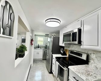 Town & Country Andover 2nd Floor Area Apartment - Andover - Kitchen