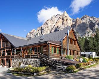 Camping Sass Dlacia - San Cassiano/St. Kassian - Edificio