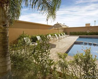 Altavista - Reynosa - Pool