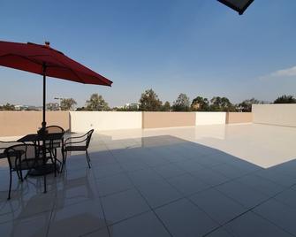 Incredible Premium Suite 2 Minutes Away From Tec! 09 - Ciudad López Mateos - Balcón