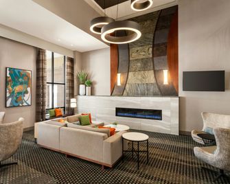 Holiday Inn & Suites Council Bluffs-I-29 By IHG - Council Bluffs - Lounge