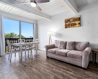 Kona Mansions#105 - Kailua-Kona - Living room