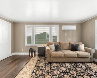 Cozy 1bdr/1br home near downtown - 薩克拉門托 - 客廳