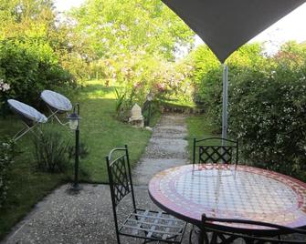 Les gîtes du veau d'or - Ozillac - Patio