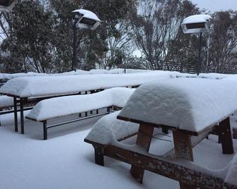 The River Inn Thredbo - Thredbo - Terasa