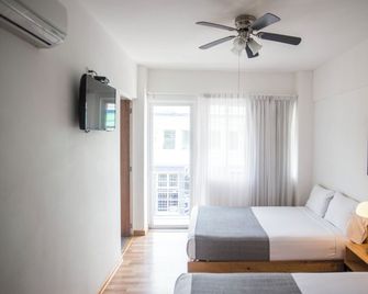 Hostal Tres Central - טוטסטלה גוטיירס