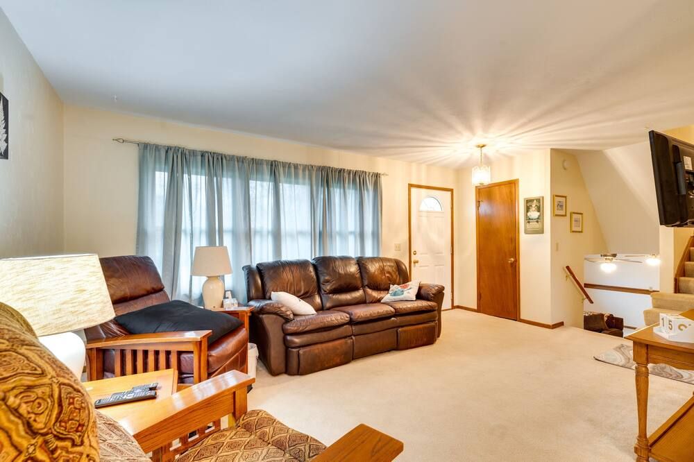 Clear Lake Vacation Home Rental - Pet Friendly! - Clear Lake - Wohnzimmer