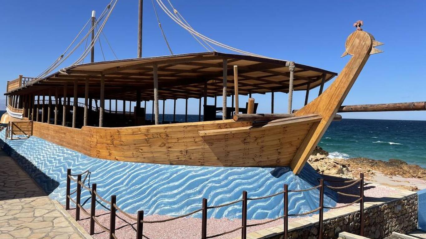 منتجع ترتل بيتش