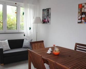 Terra: Bright 35sqm apartment a few kilometers from the walls of Lucca - Lucques - Salle à manger