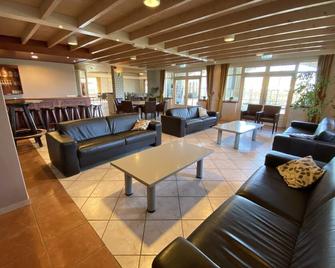 40-person group accommodation at holiday resort in Ellemeet near Renesse - Ellemeet - Lounge