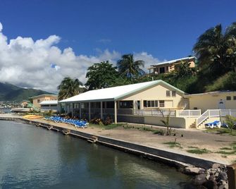 Bird Rock Beach Hotel - Basseterre