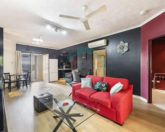 Zen Markets - Boutique 1-Br Apt Near Parap Markets - Winnellie - Living room