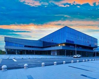 Lezhu Hotel - Liangshan - Gebouw