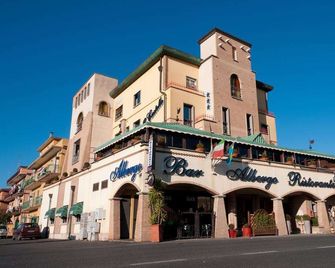 Albergo Al Castello - Pomezia - Bygning