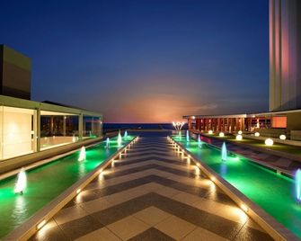 Arina Beach Resort - קוקיני חני - בריכה