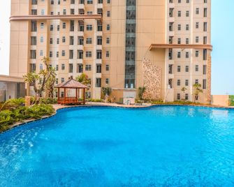Collection O 16 Vittoria Residence - Yakarta - Piscina