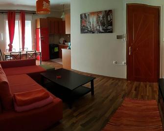 Top Floor Apartment - Komotini - Obývací pokoj