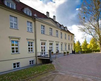 Park Hotel Schloß Rattey - Schönbeck - Edificio
