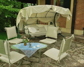 Nice apartment for 5 guests with WIFI, pool, TV and patio - Sassetta - Innenhof