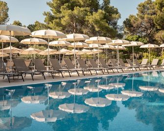 Aminess Younique Senses Resort - Vrboska - Piscine