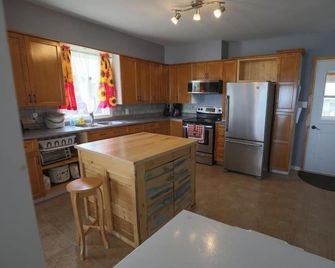 Beach front quality house, open year round, Cap- Chat, Gaspesie, fishing, kayak, - Cap-Chat - Cuisine
