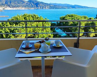 Hôtel Alexandra - Roquebrune-Cap-Martin - Balcon