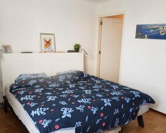 Pleasant 2-bed apartment, good base for golf, cycling and hiking - Heemstede - Bedroom